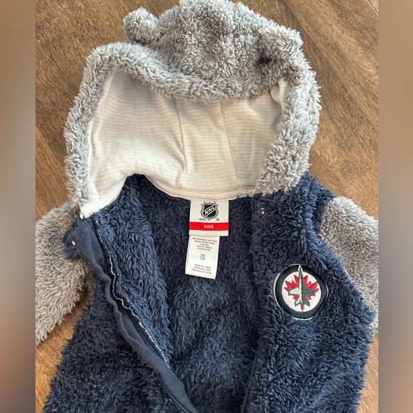 Winnipeg jets Sherpa onesie light fall/spring jacket - Picture 2 of 3